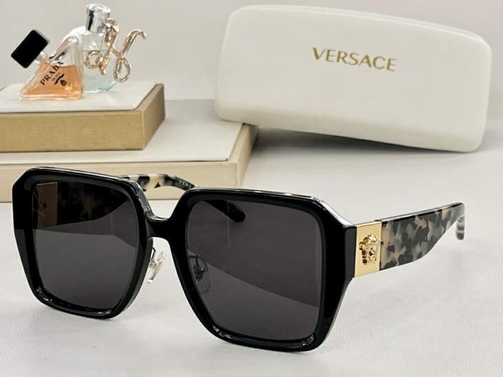 Picture of Versace Sunglasses _SKUfw79721565fw